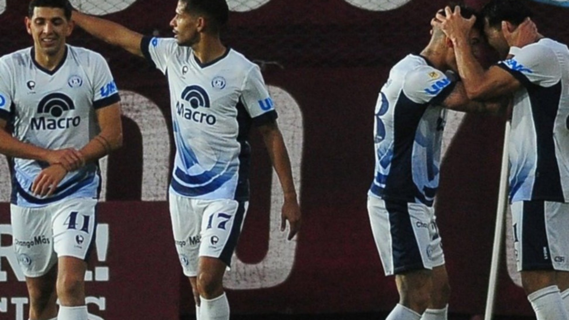Con autoridad, la Lepra venció a Lanús con buen juego, contundencia y un golazo de Reali
